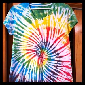 Short sleeve fun maternity shirt